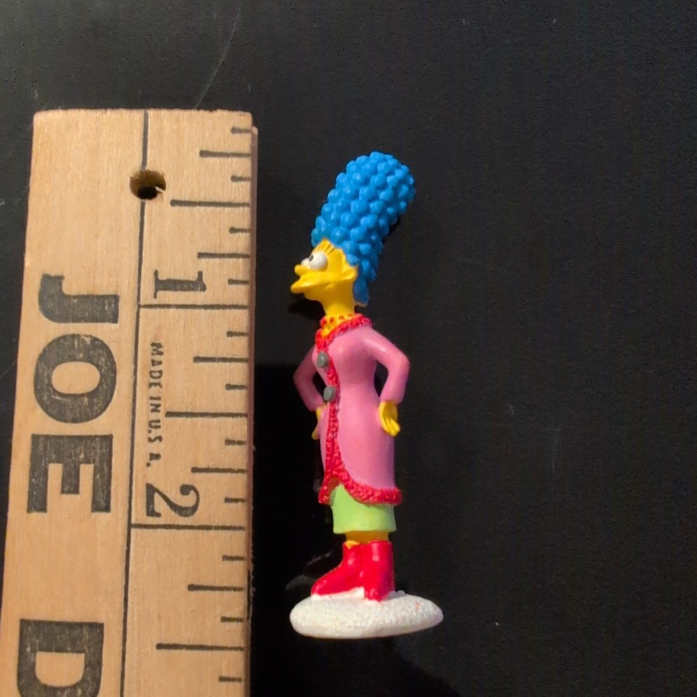 Hawthorne Village Marge Simpson Oh My Goodness Christmas Village Figurine 78449 - Picture 4 of 5